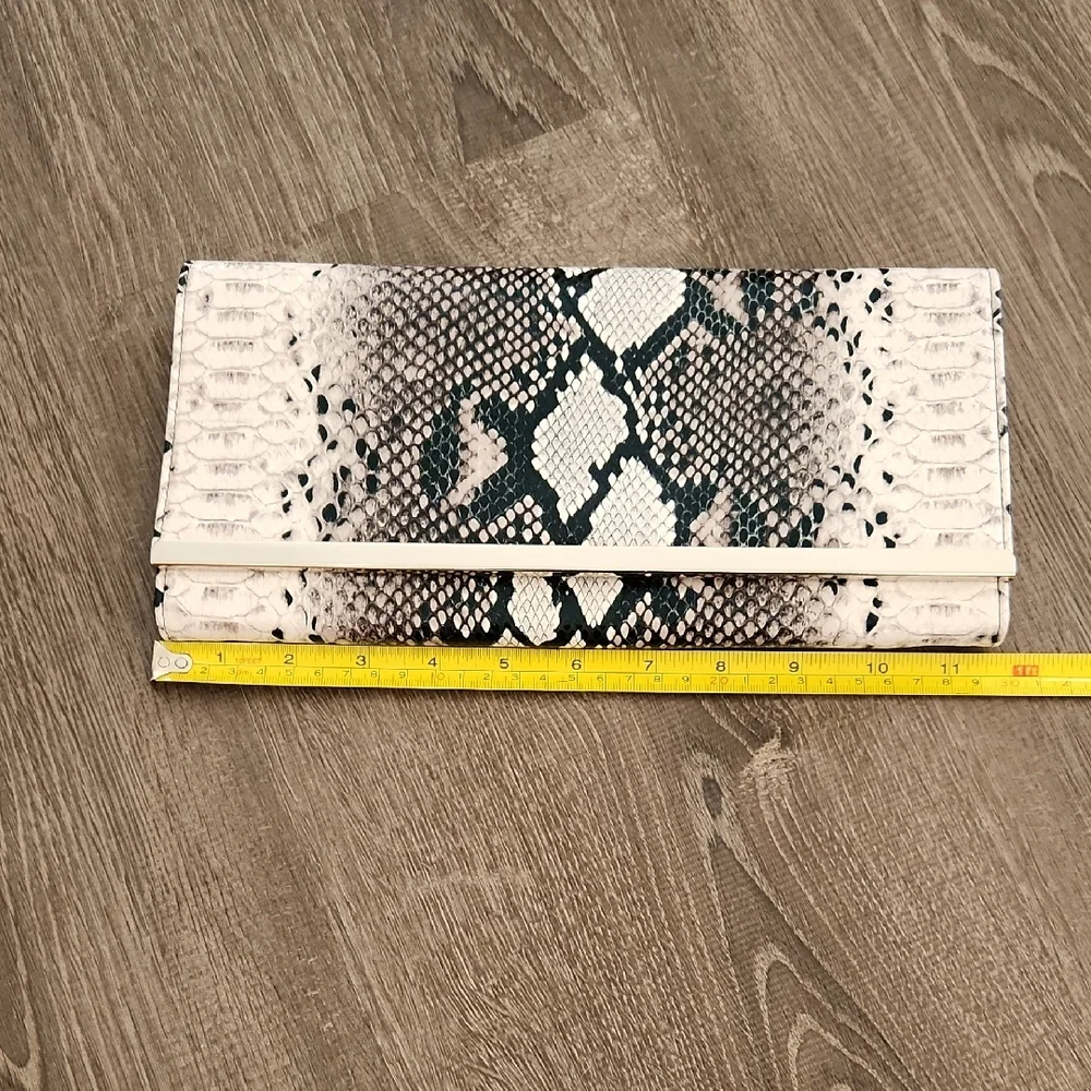 NWOT White House Black Market Snake Print Clutch Wallet - Picture 7 of 8